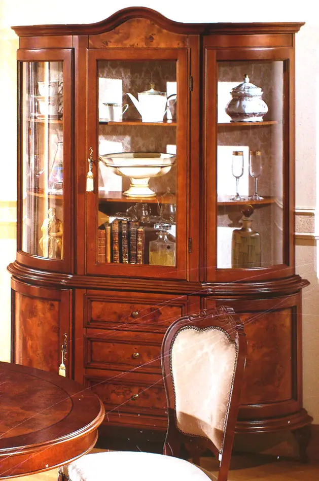 Display Cabinet 680 — cm. 140 x 43 x 205 H.
