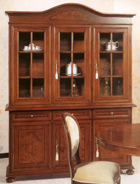 Display Cabinet 543 — cm. 160 x 45 x 215 H.